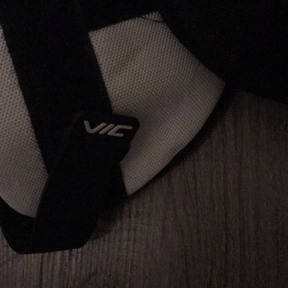 GUC youth size large hockey shoulder  pads - Picture 3 of 3